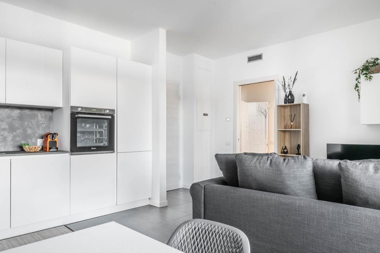 Harmony House - Rho Fiera 6Min - Free Parking - Terrace Apartman Milánó Kültér fotó